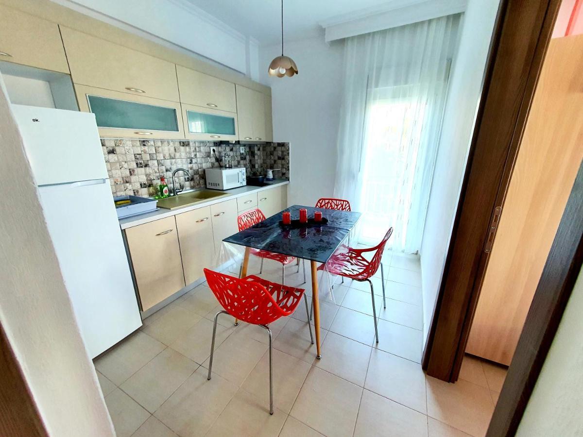Cozy & Cool Apartment N1 30M From Sea Nea Kallikrateia Екстер'єр фото