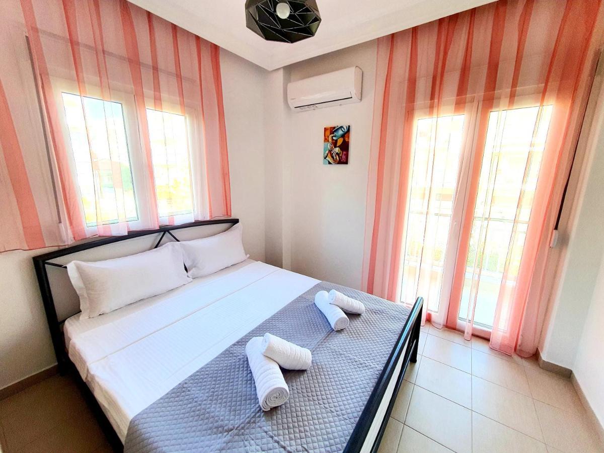 Cozy & Cool Apartment N1 30M From Sea Nea Kallikrateia Екстер'єр фото