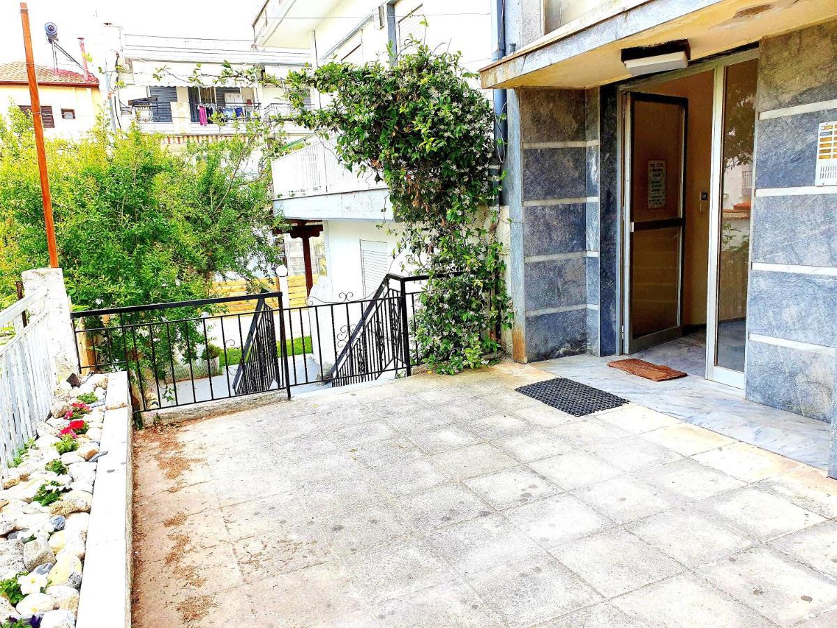 Cozy & Cool Apartment N1 30M From Sea Nea Kallikrateia Екстер'єр фото
