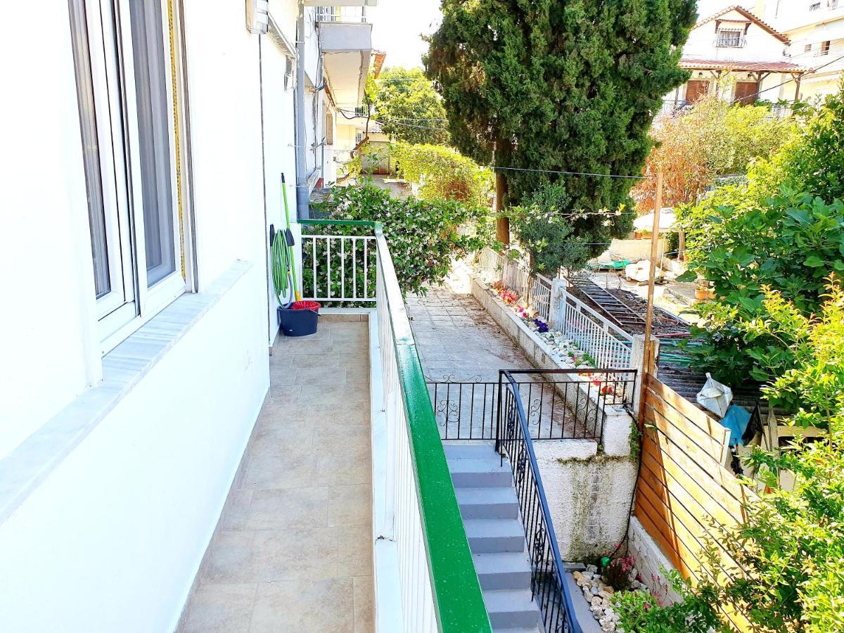 Cozy & Cool Apartment N1 30M From Sea Nea Kallikrateia Екстер'єр фото