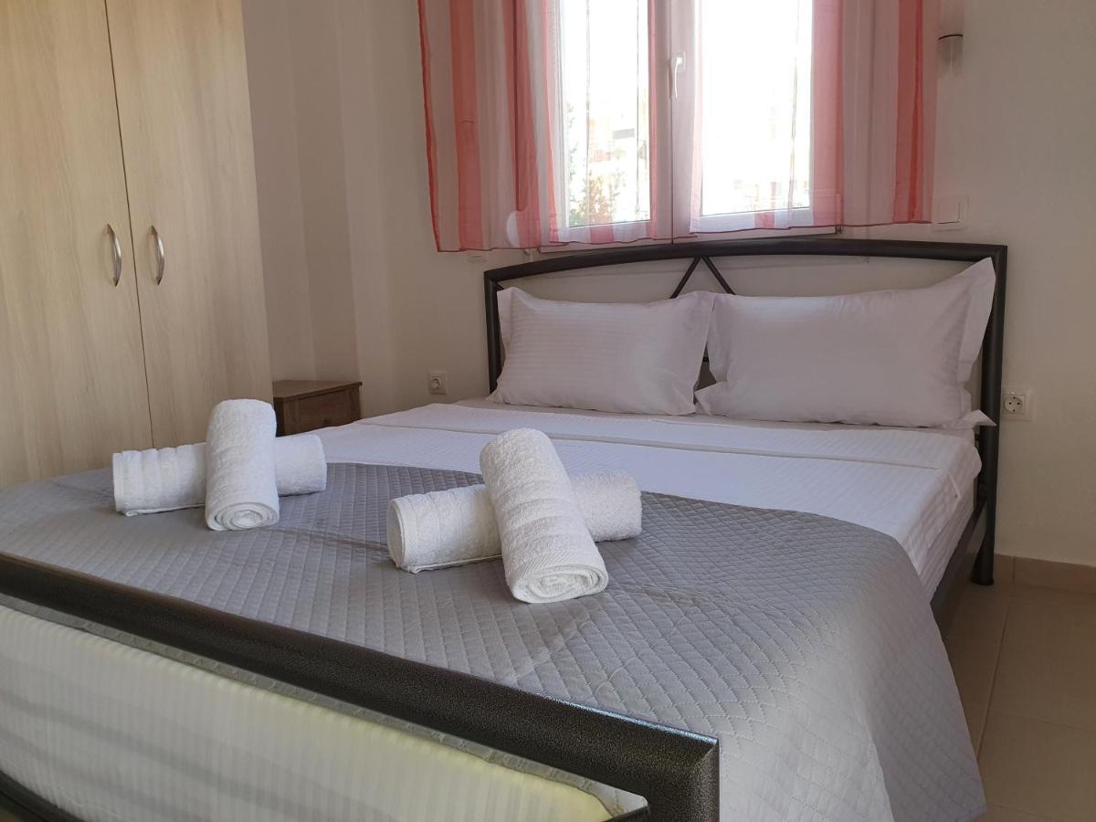 Cozy & Cool Apartment N1 30M From Sea Nea Kallikrateia Екстер'єр фото